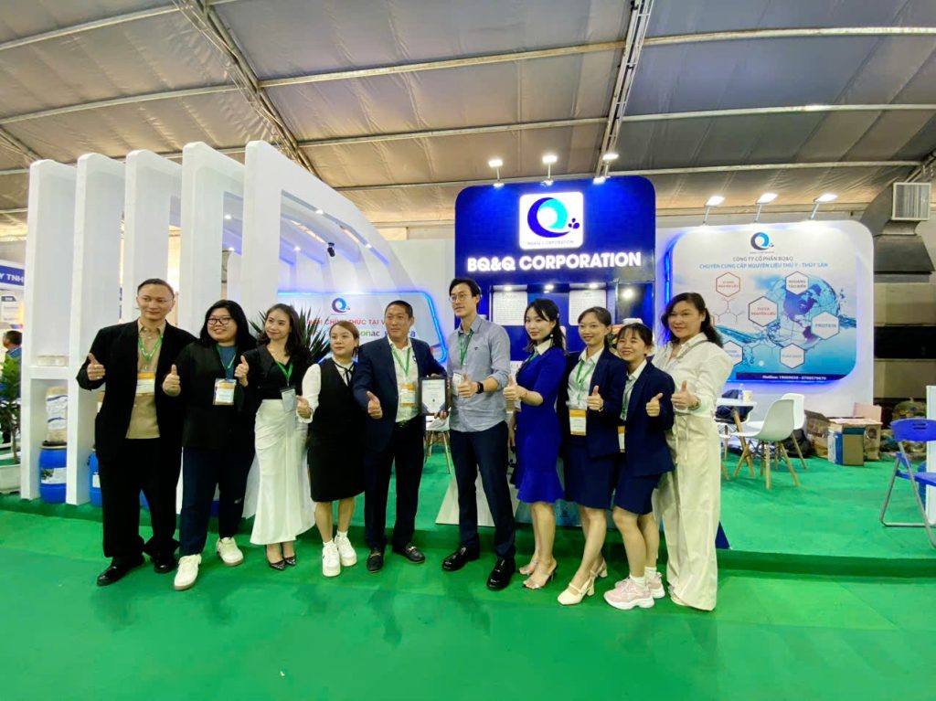 Tại gian hàng BQ&Q